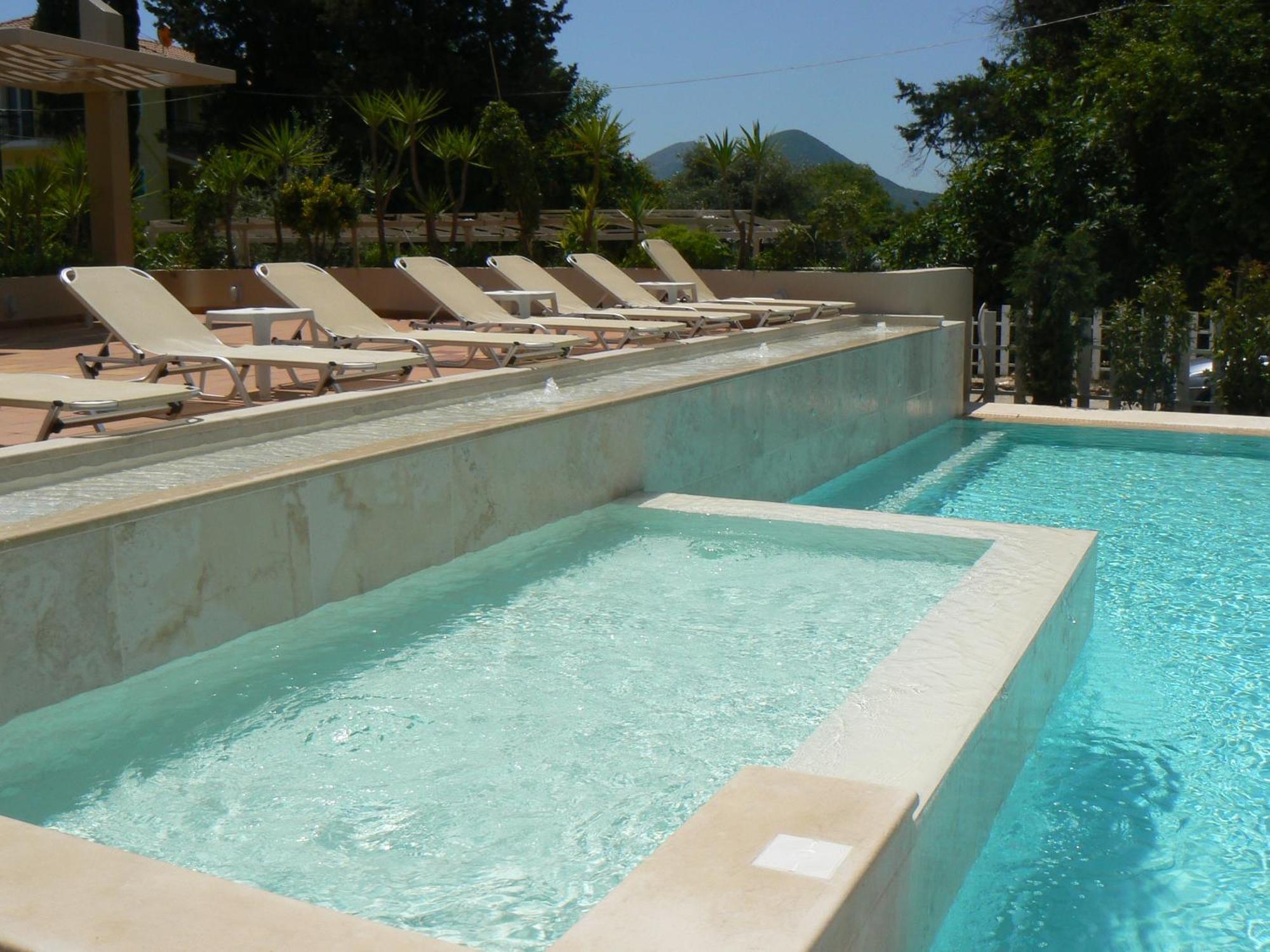 Happyland Hotel Apartments Νυδρί Εξωτερικό φωτογραφία