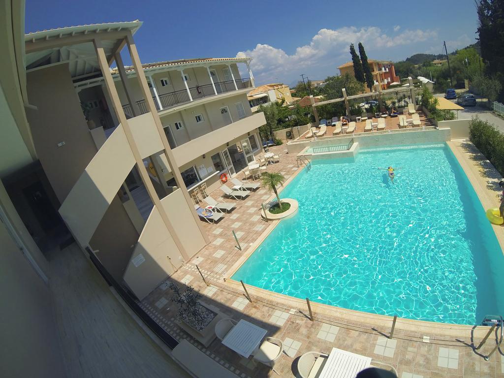 Happyland Hotel Apartments Νυδρί Εξωτερικό φωτογραφία