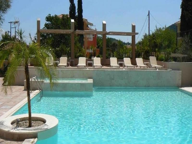 Happyland Hotel Apartments Νυδρί Εξωτερικό φωτογραφία
