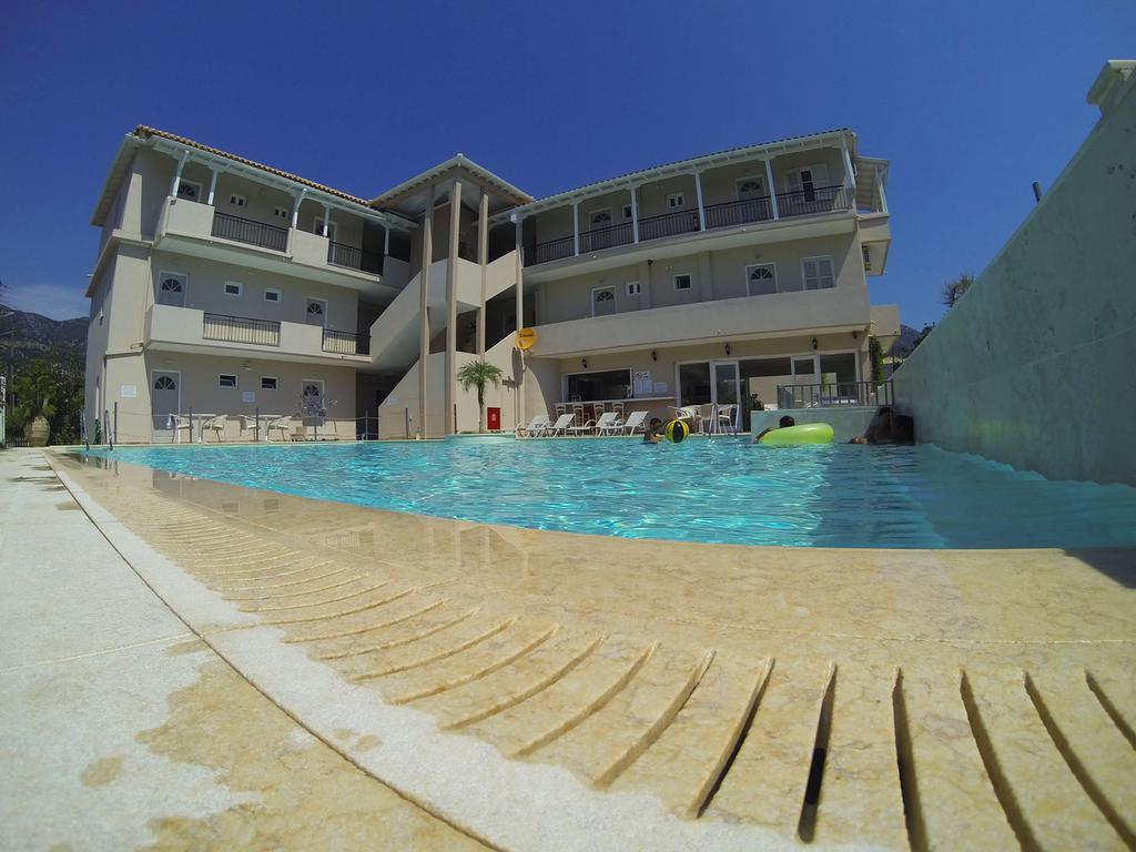 Happyland Hotel Apartments Νυδρί Εξωτερικό φωτογραφία
